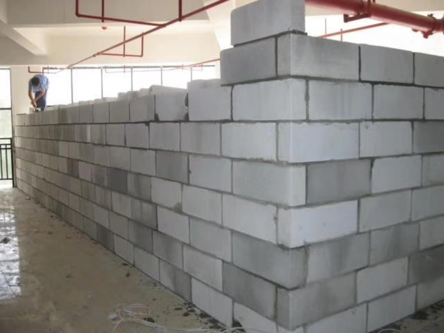 平和蒸压加气混凝土砌块承重墙静力和抗震性能的研究